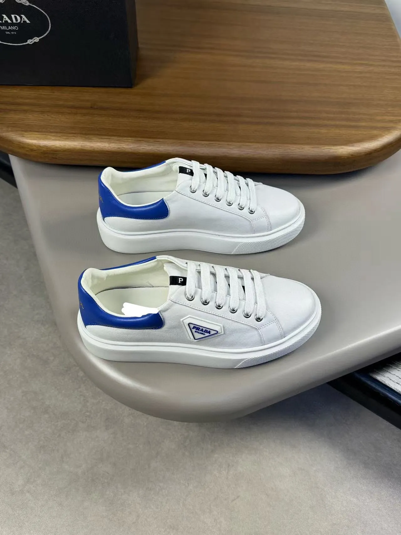 Men's men's shoes 💰420 [New style] 🦕🦕 [PRADA] Prada - High-end quality original order - Upper: original 🔝 Napa calfskin, brand plastic LOGO sewn on shoe body - Lining: water-dyed cowhide - Outsole: original TPU rubber foam; molded outsole - Super high quality control, fine workmanship: highlighted (high-end, luxury, grade) -Size: 39-44 (38, 45, can be customized)
